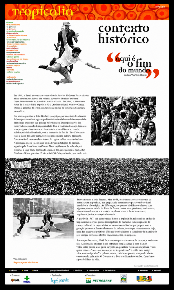 Página longa do site Tropicália sobre o contexto histórico do tropicalismo, articulando texto editorial e fotografias de arquivo preto e branco. Elementos visíveis: manifestações, multidão, cultura, política, história, colagem, tipografia, web design, composição vertical, preto, branco e laranja. Projeto do portfólio de Eduardo Sardinha / Sardinha17.