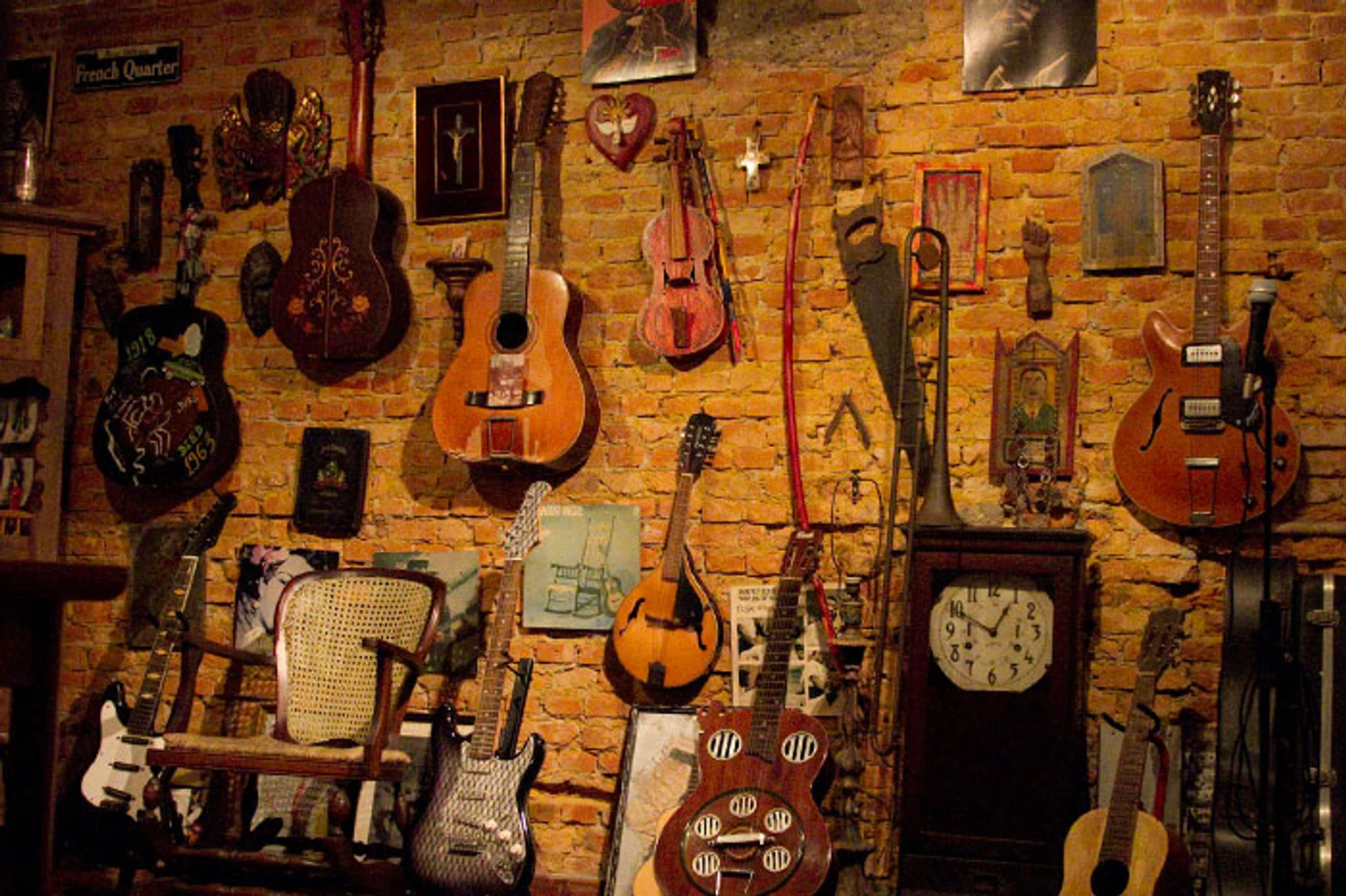 fotografia editorial edicula musica e interiores parede musical da edicula 007