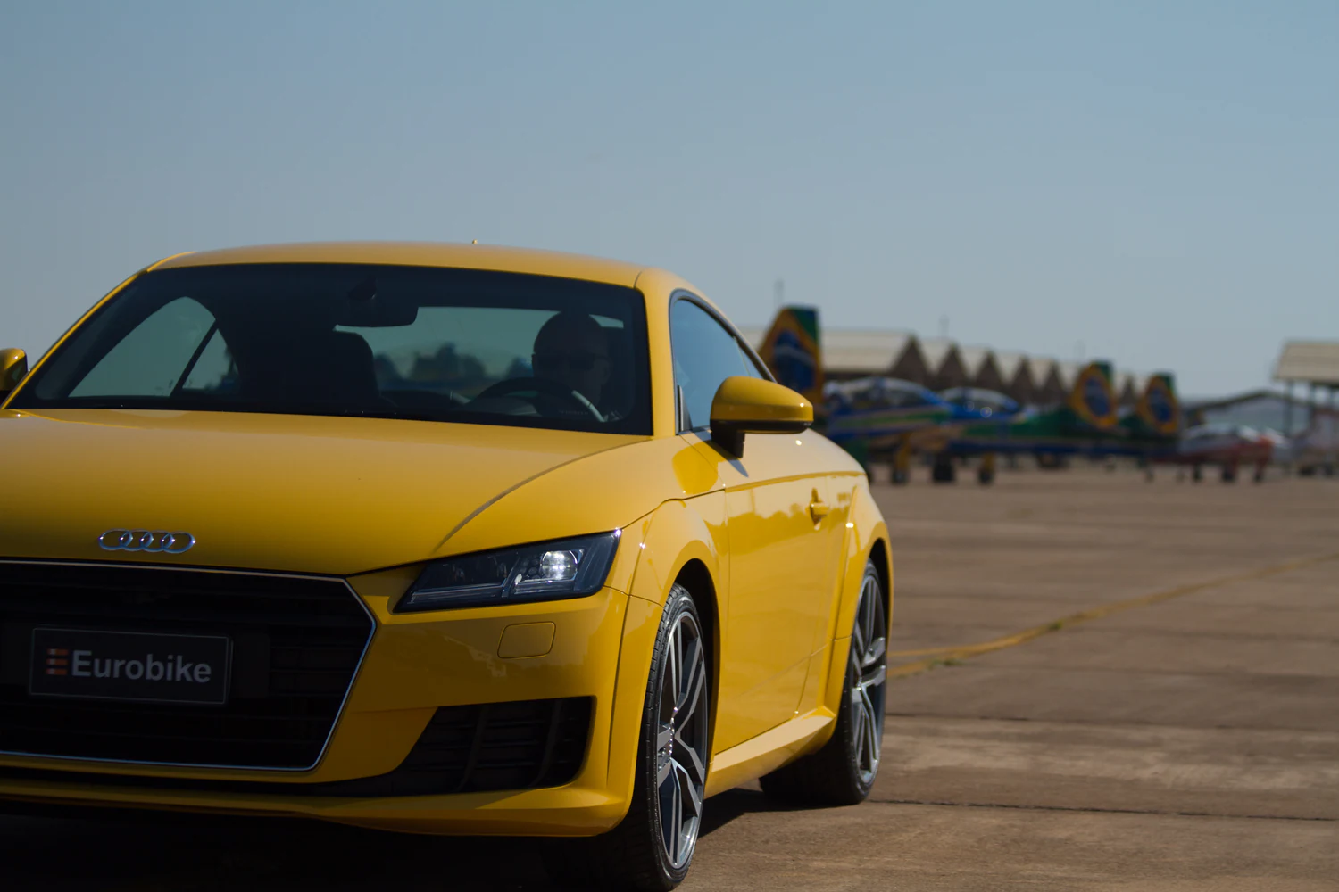 fotografia editorial eurobike audi tt e esquadrilha da fumaca 008
