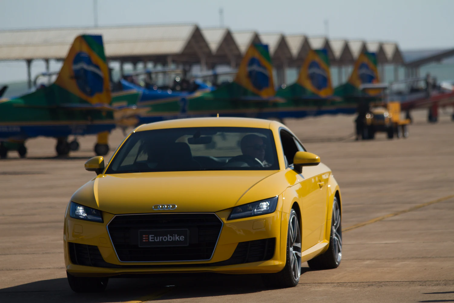 fotografia editorial eurobike audi tt e esquadrilha da fumaca 015
