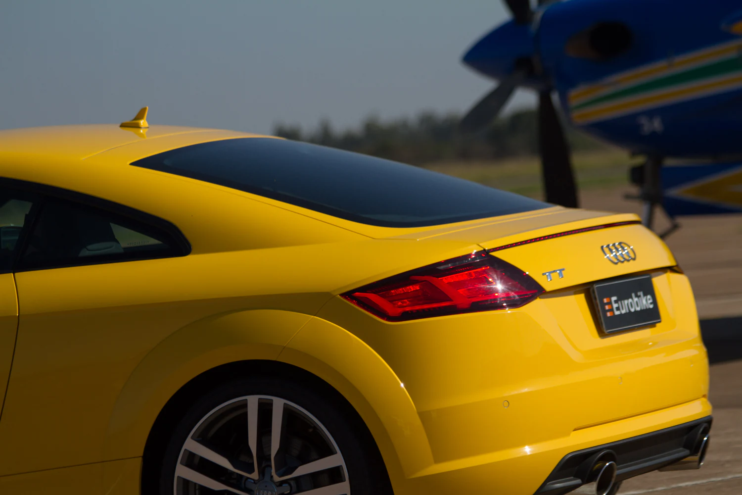 fotografia editorial eurobike audi tt e esquadrilha da fumaca 017
