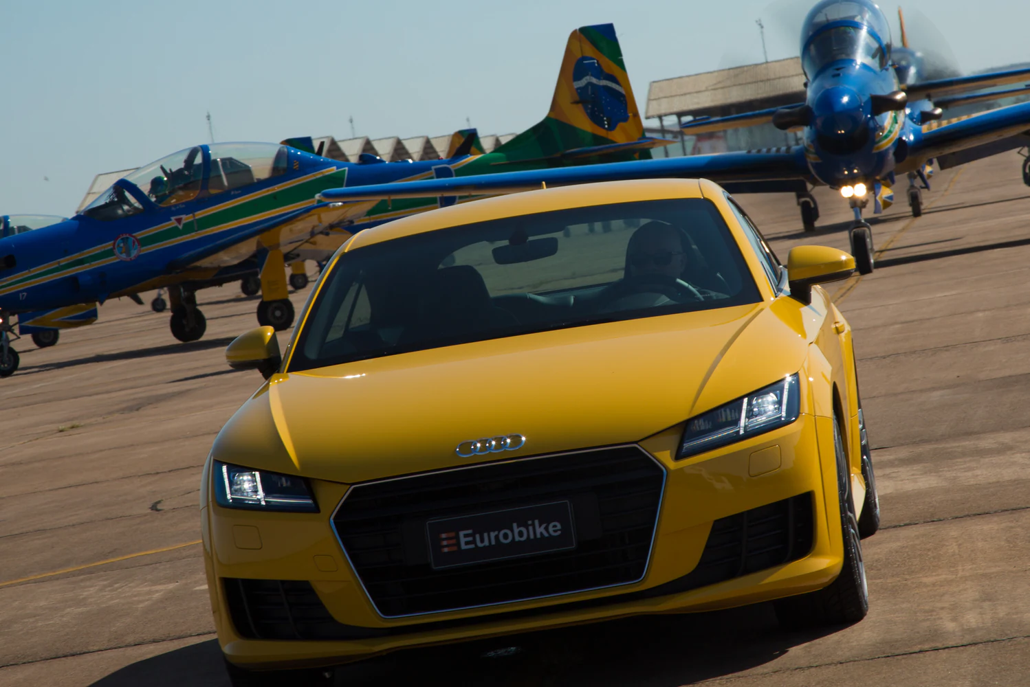 fotografia editorial eurobike audi tt e esquadrilha da fumaca 074