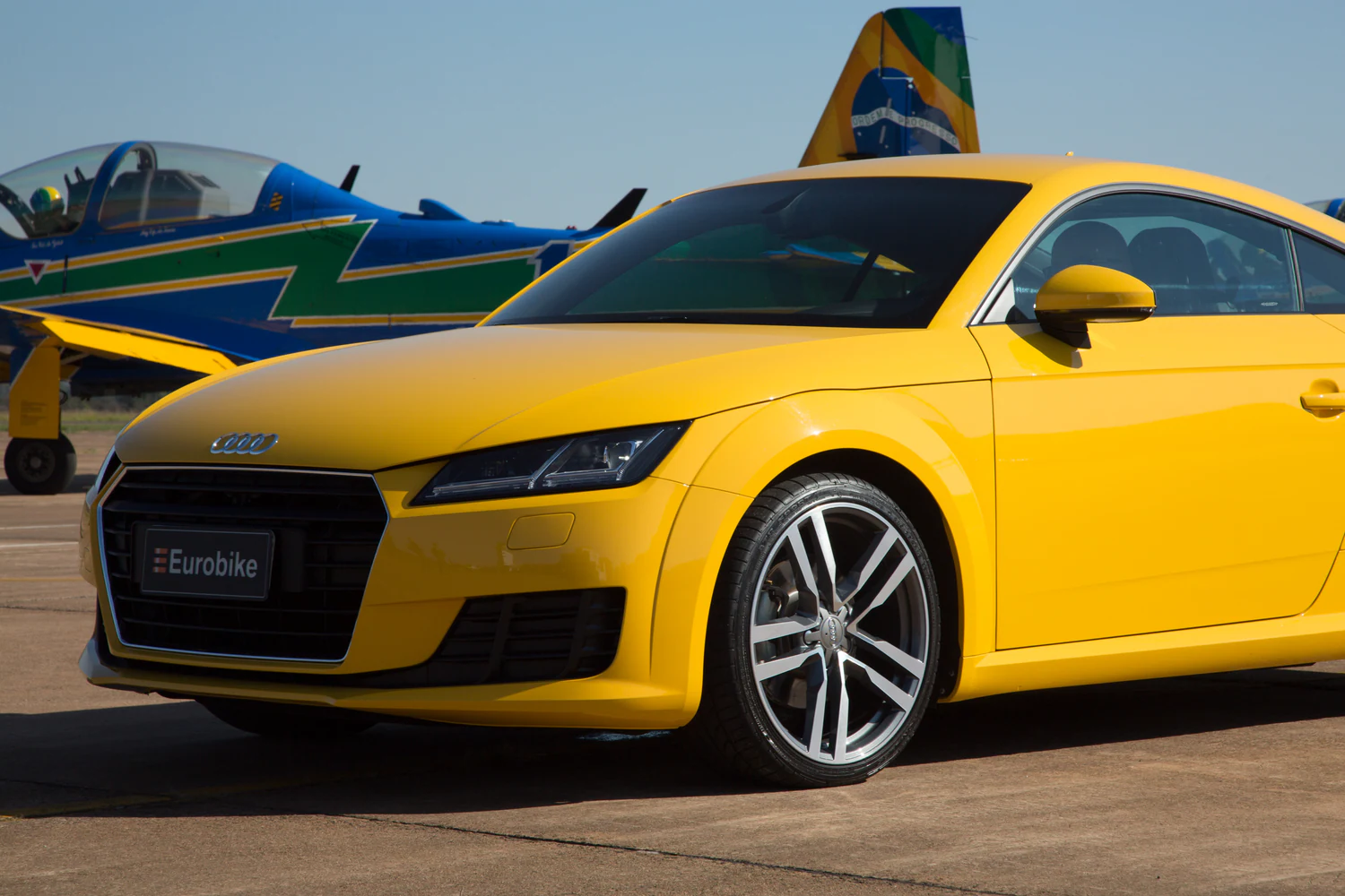 fotografia editorial eurobike audi tt e esquadrilha da fumaca 076