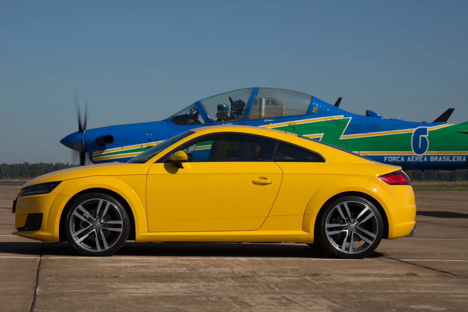 fotografia editorial eurobike audi tt e esquadrilha da fumaca 078