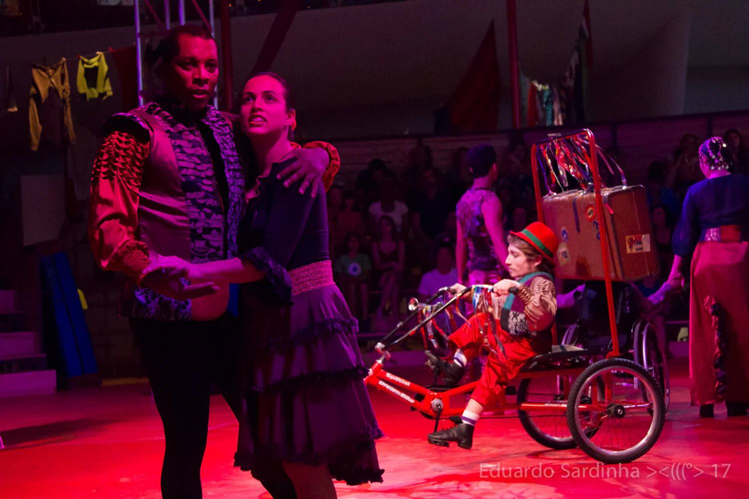 fotografia palco vida de circo espetaculo circense 120
